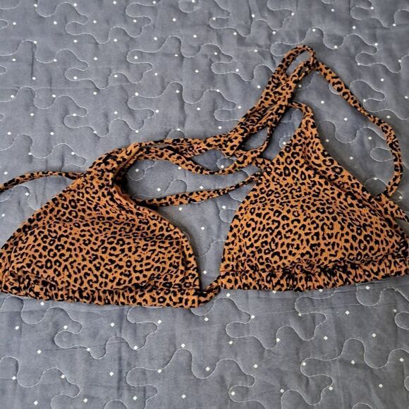 Xhilaration triangle animal print bikini top size large - Picture 1 of 3